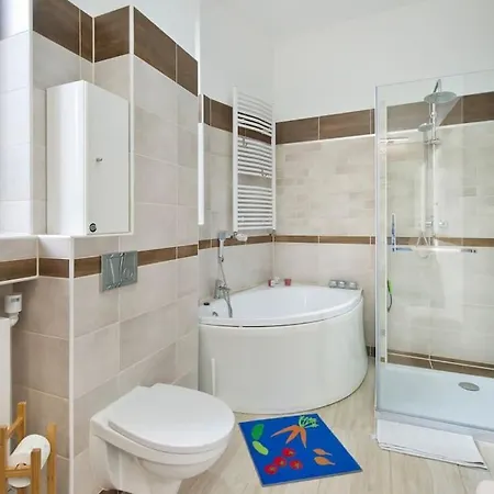 Lovely Down Town Apartment By The Motlawa River Gdansk Exterior photo